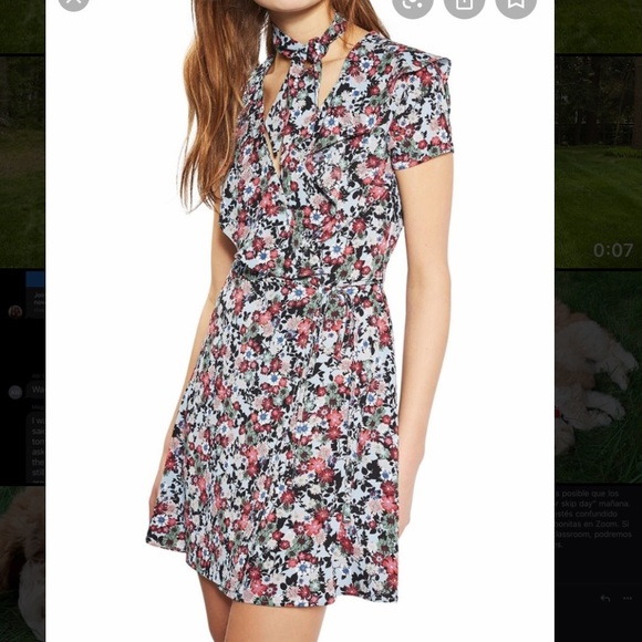 Topshop Dresses & Skirts - Floral Topshop wrap dress